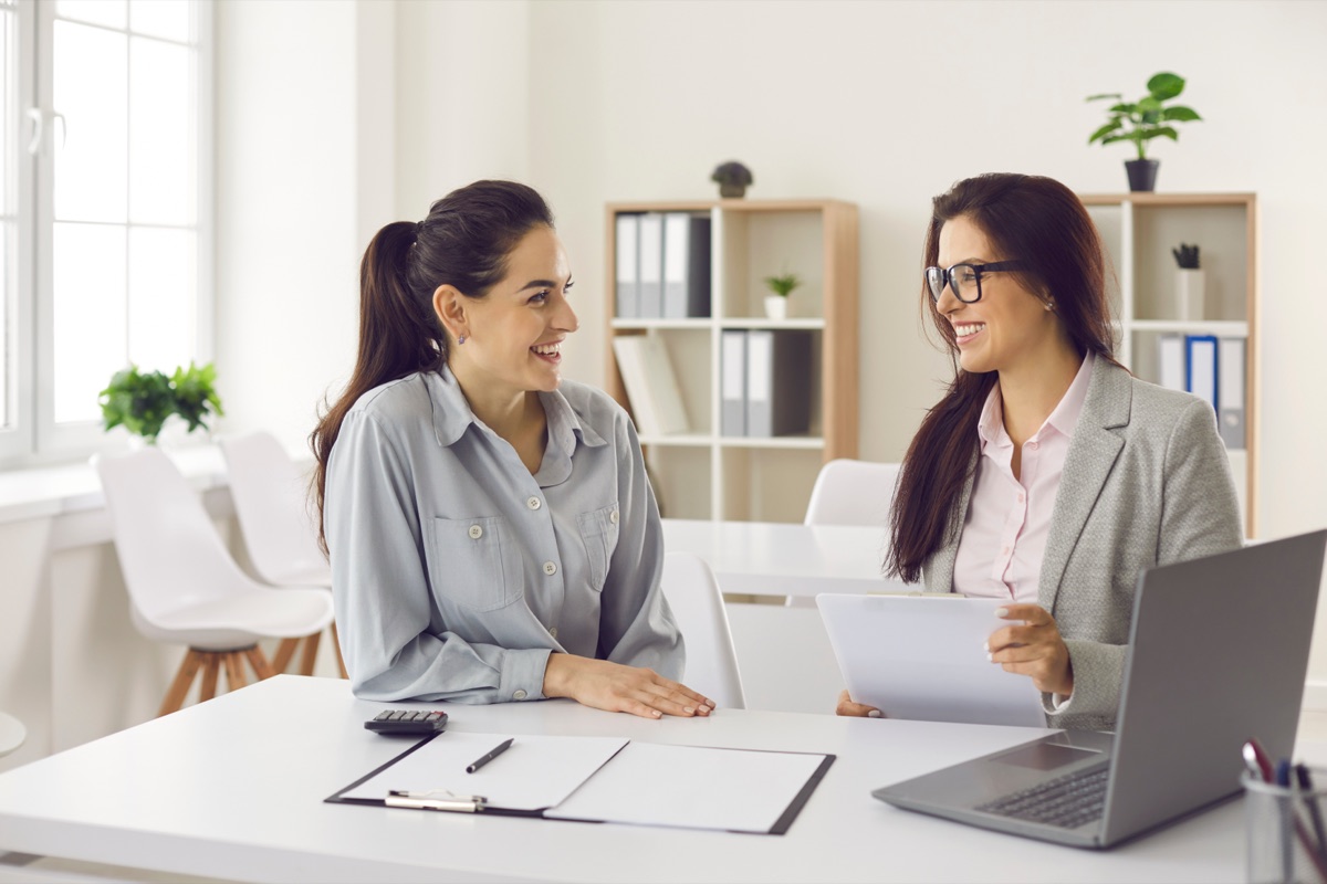 C2C advisor helping a business choose the right receivables solution